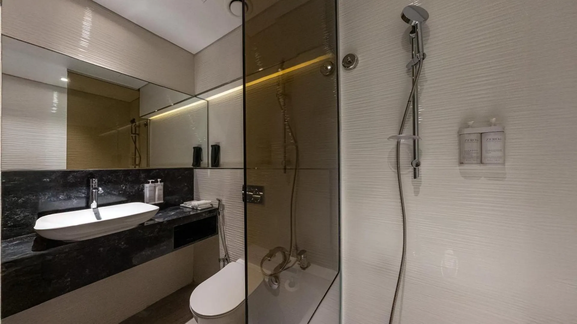 ****  The First Collection Dubai Waterfront Hotel United Arab Emirates